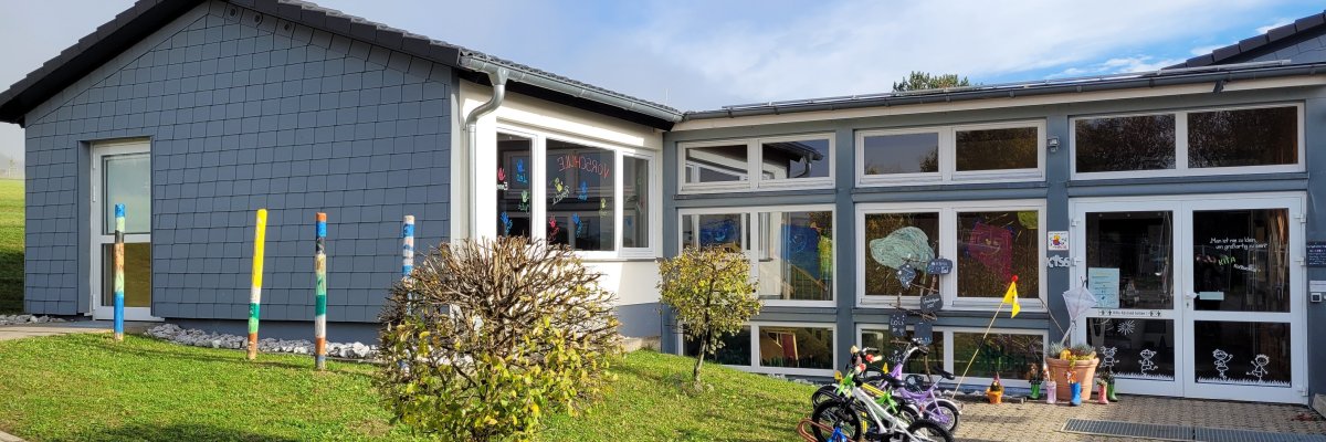 Foto Eingang Kindergarten Roßbachtal