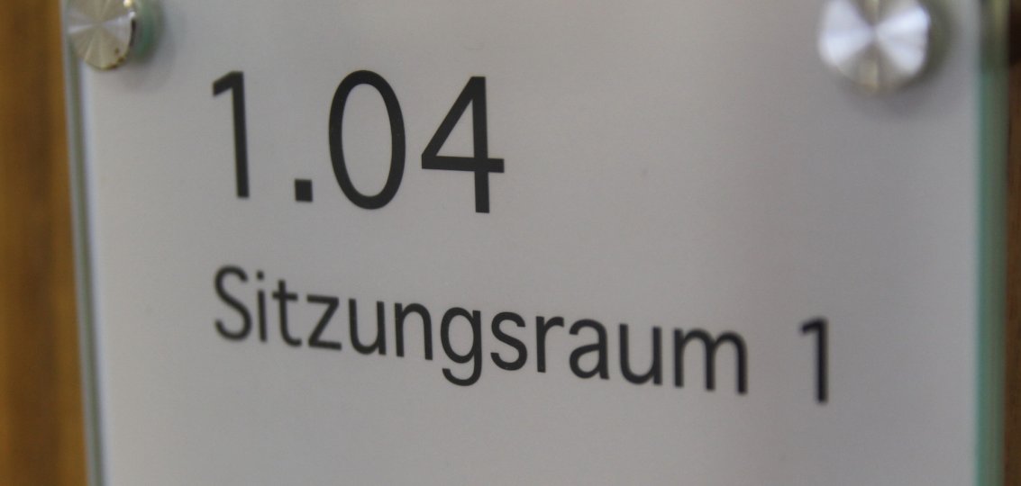 Foto Schild Sitzungsraum 1